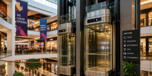 Cómo elegir elevadores en México para plazas comerciales con diseño moderno