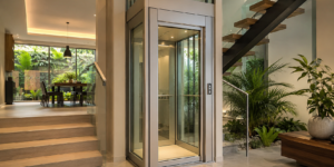 Mejor elevador ecológico para viviendas en México con accionamiento eléctrico y estructura compacta.