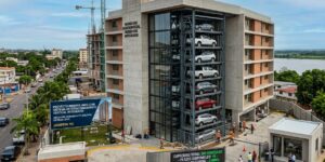 Criterios sobre cómo elegir sistemas de estacionamiento vertical para desarrollos en México según el proyecto.